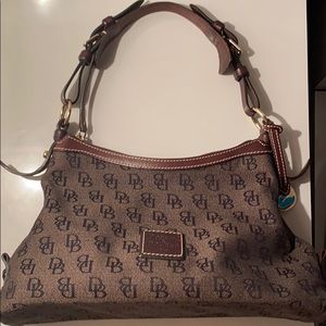 Medium Dooney & Bourke Bag